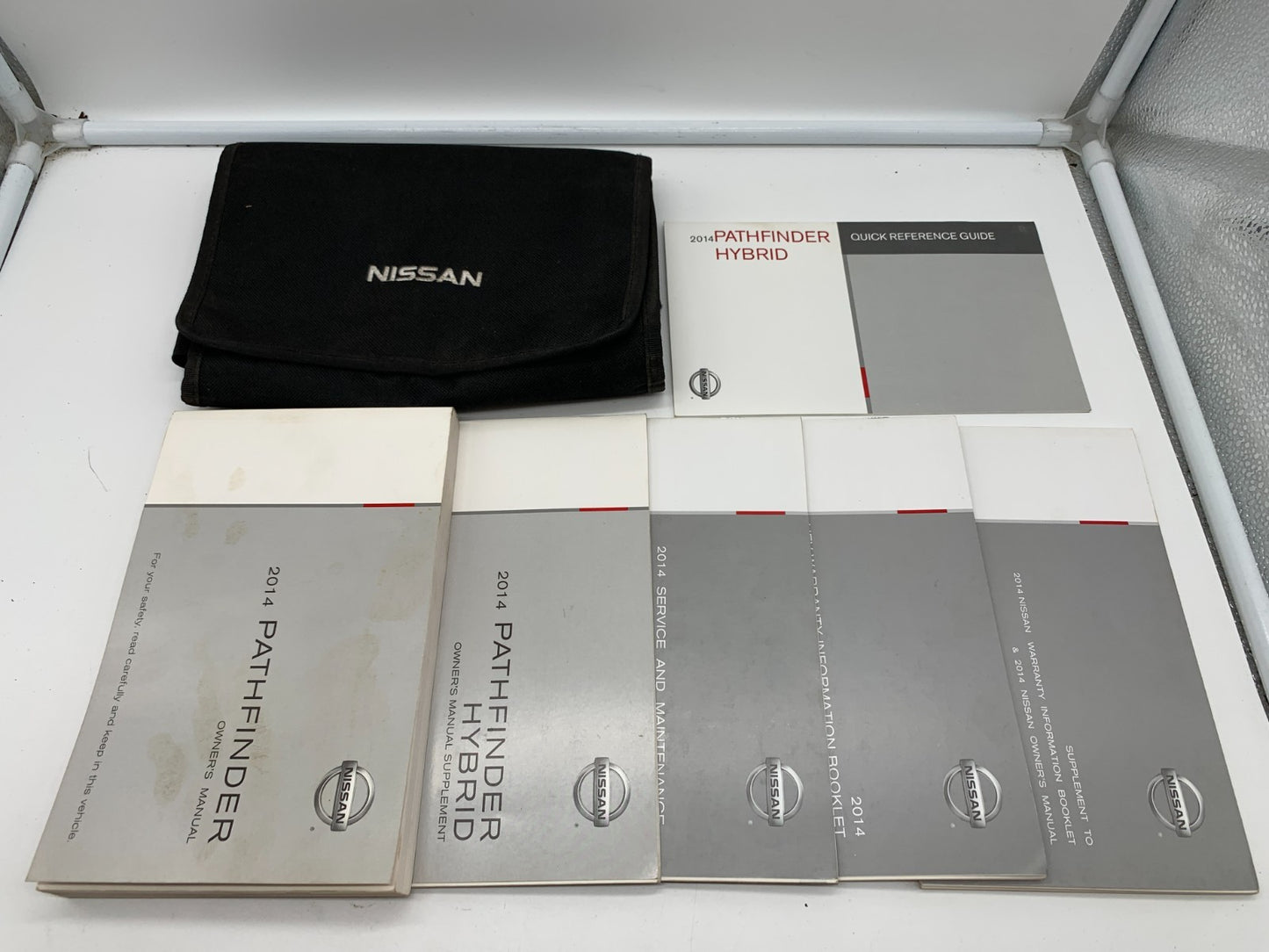 2014 Nissan Pathfinder Owners Manual Set with Case OEM