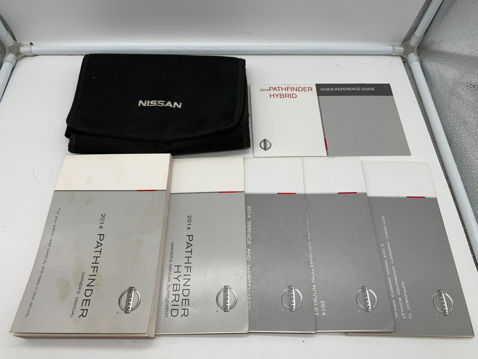 2014 Nissan Pathfinder Owners Manual Set with Case OEM