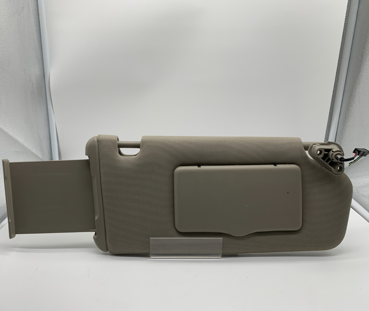 2002-2005 Subaru Legacy Passenger Sun Visor Gray Illuminated OEM B04B37001