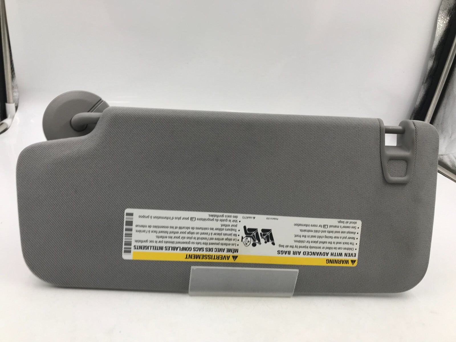 2017-2021 Chevrolet Trax Passenger Side Sun Visor Gray OEM C04B57006