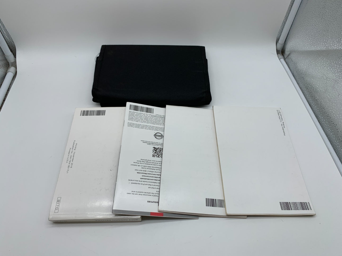 2017 Nissan Sentra Owners Manual Set with Case OEM C03B49015