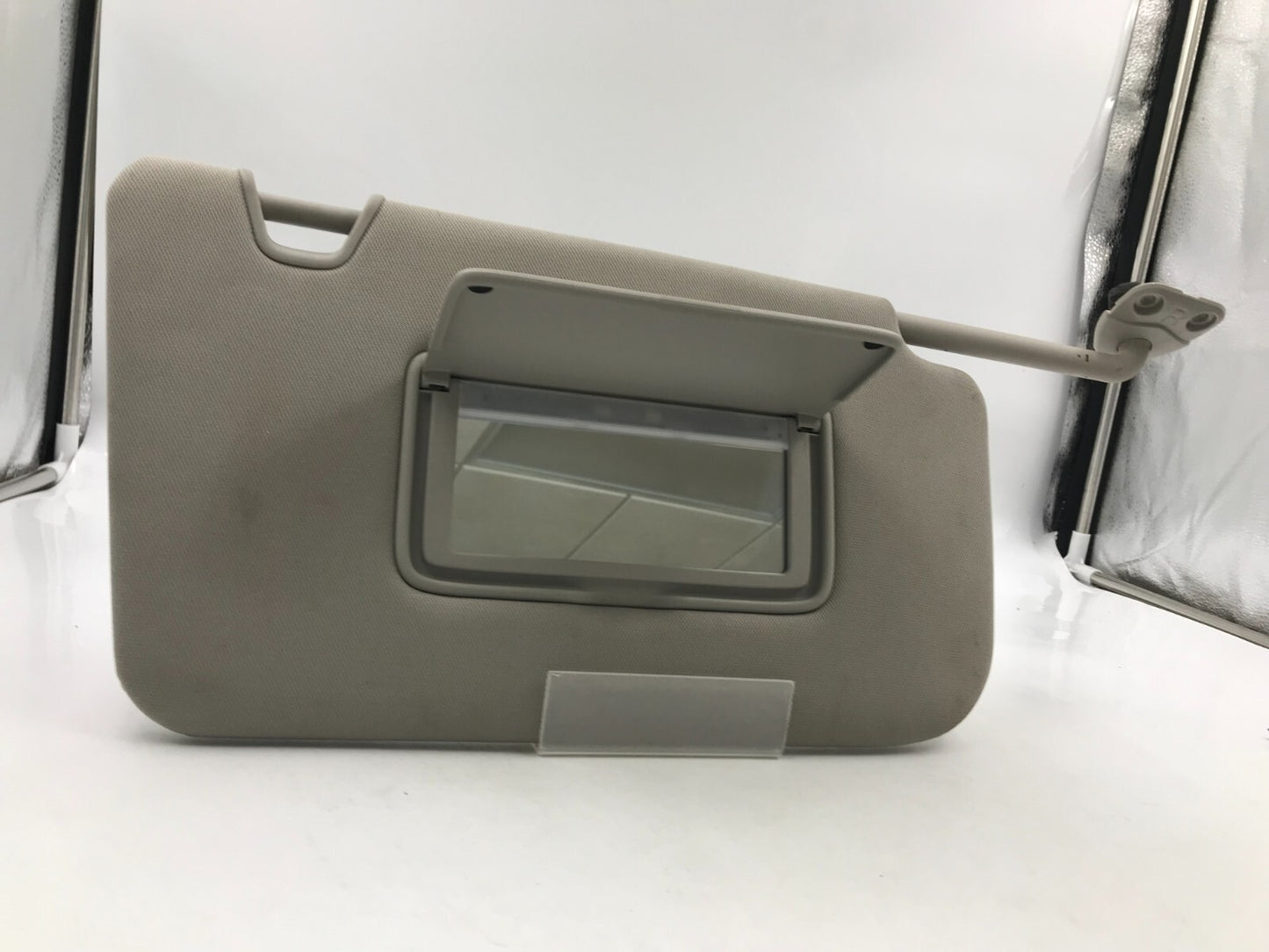 2018-2020 Nissan Rogue Passenger Sun Visor Gray Illuminated C04B57004