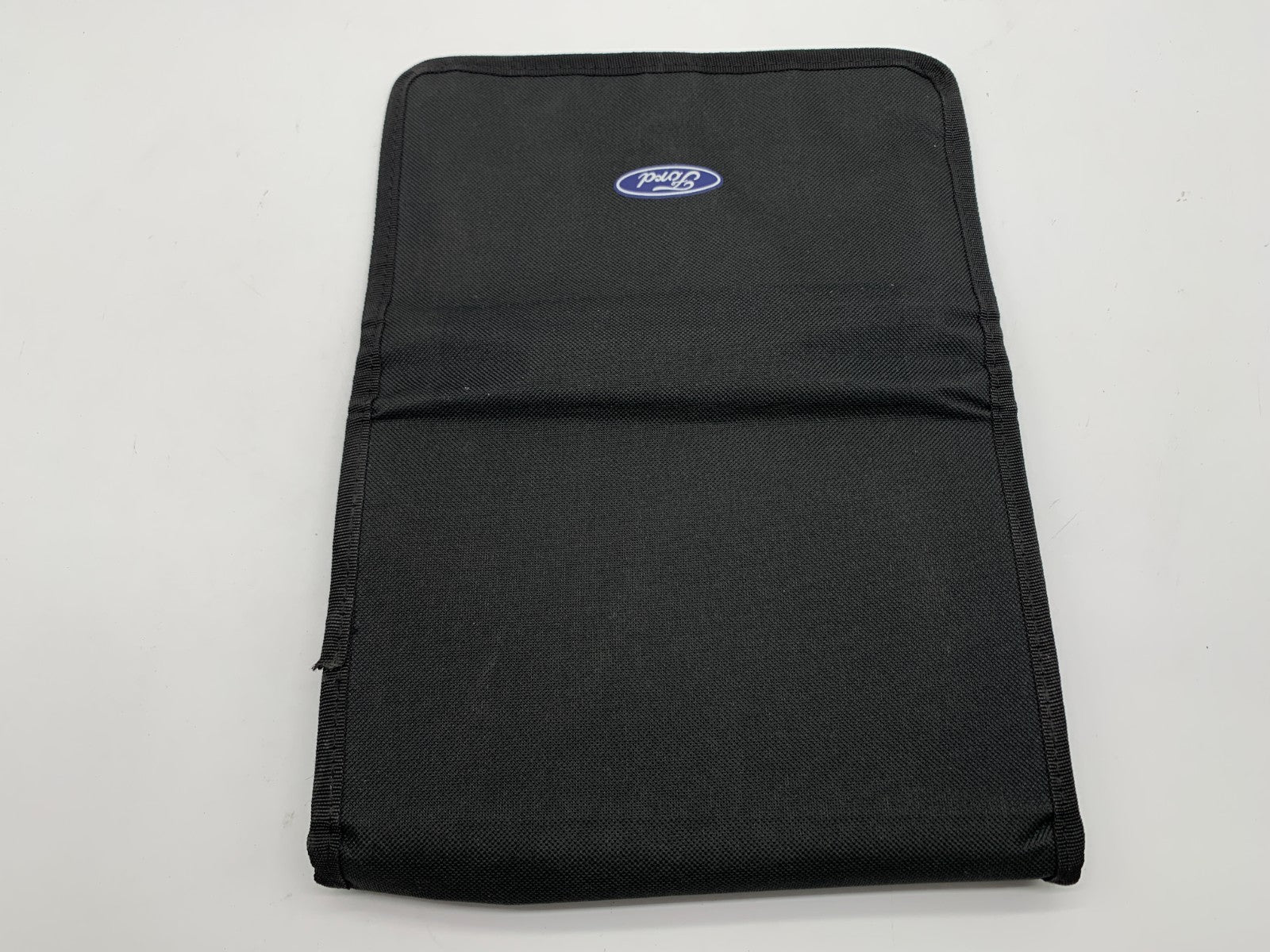 2017 Ford Fusion Owners Manual Set with Case OEM C01B31011