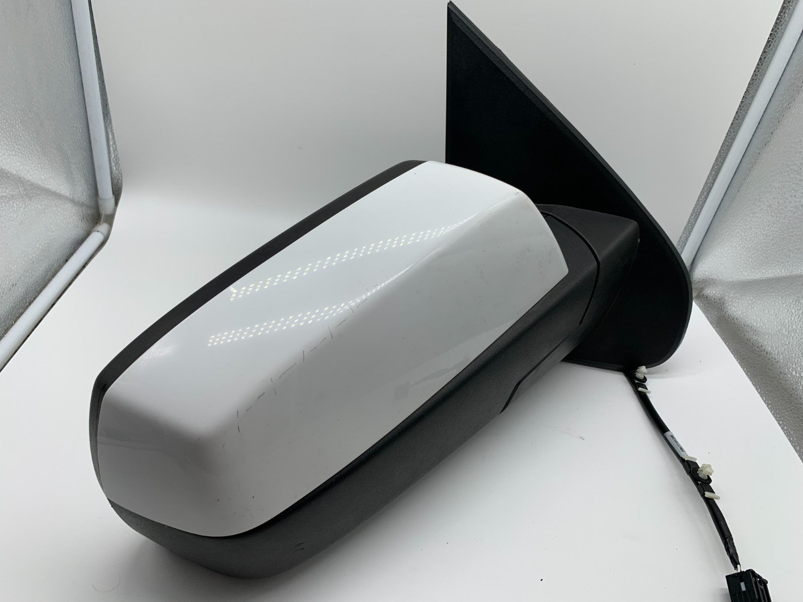 2014-2019 Chevrolet Silverado 1500 Passenger Side Power Door Mirror C03B52001