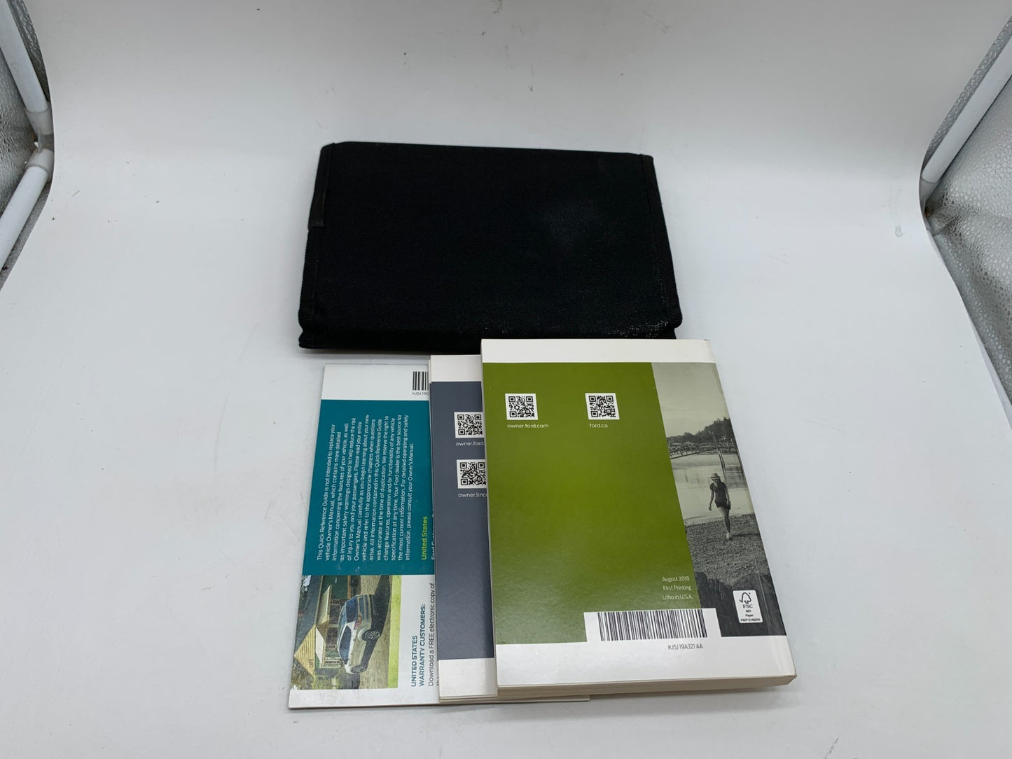 2019 Ford Escape Owners Manual Set with Case OEM B01B04003