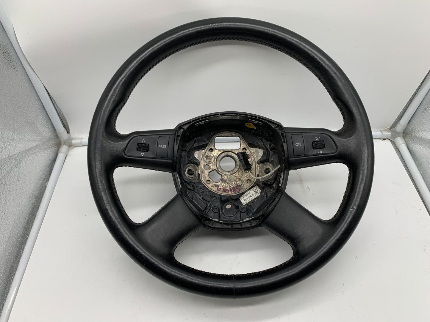 2004-2007 Audi A4 Steering Wheel Assembly Without Airbag OEM C01B09007
