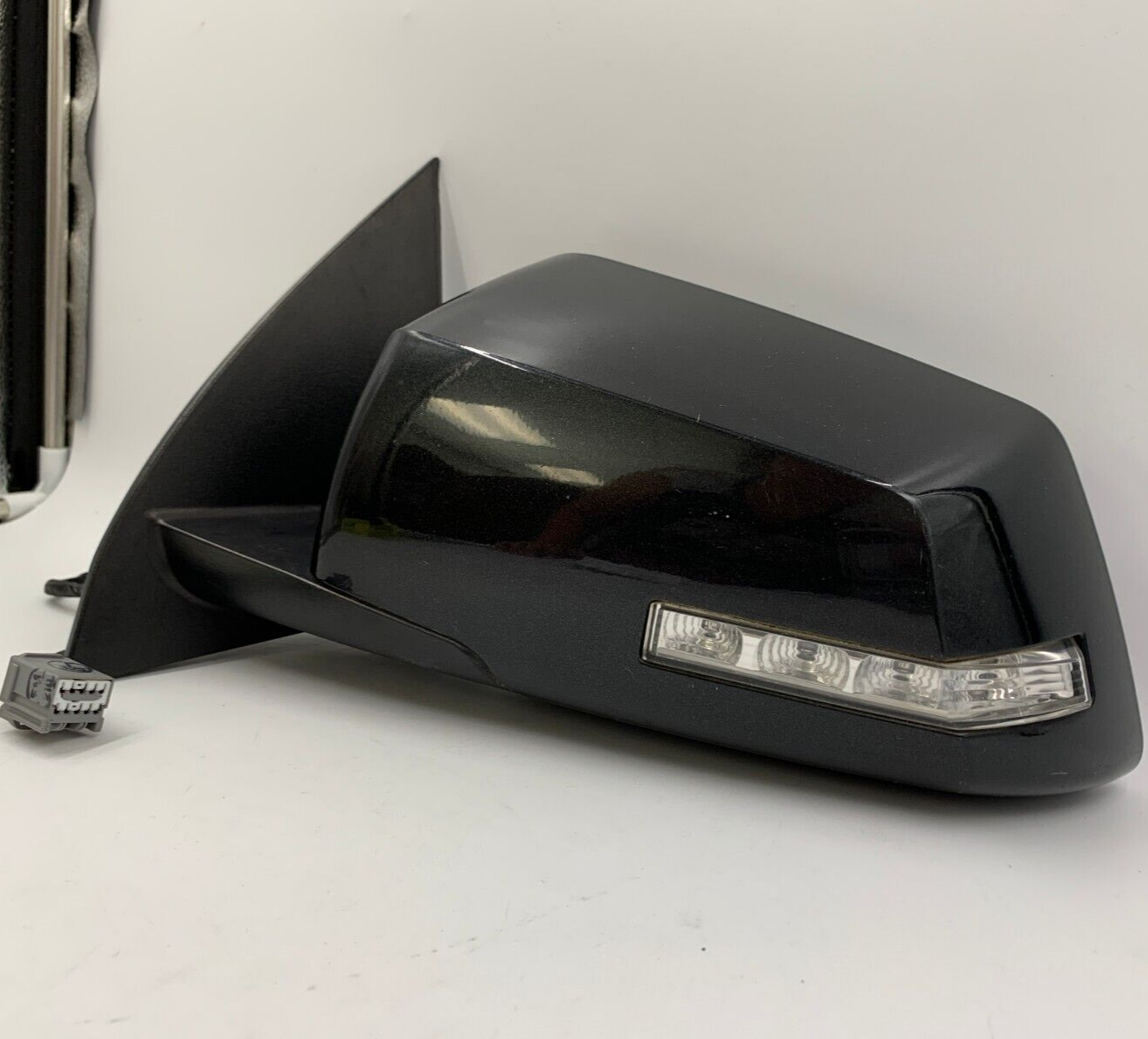 2009-2014 Chevrolet Traverse Driver Power Door Mirror Black OEM B02B54001