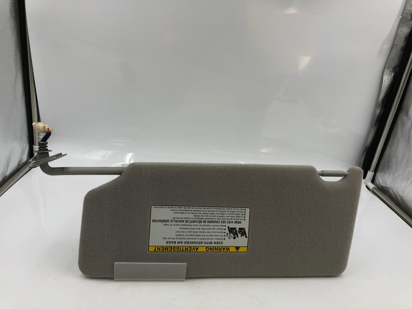 2005-2012 Toyota Avalon Passenger Sun Visor Gray Illuminated OEM D03B48066