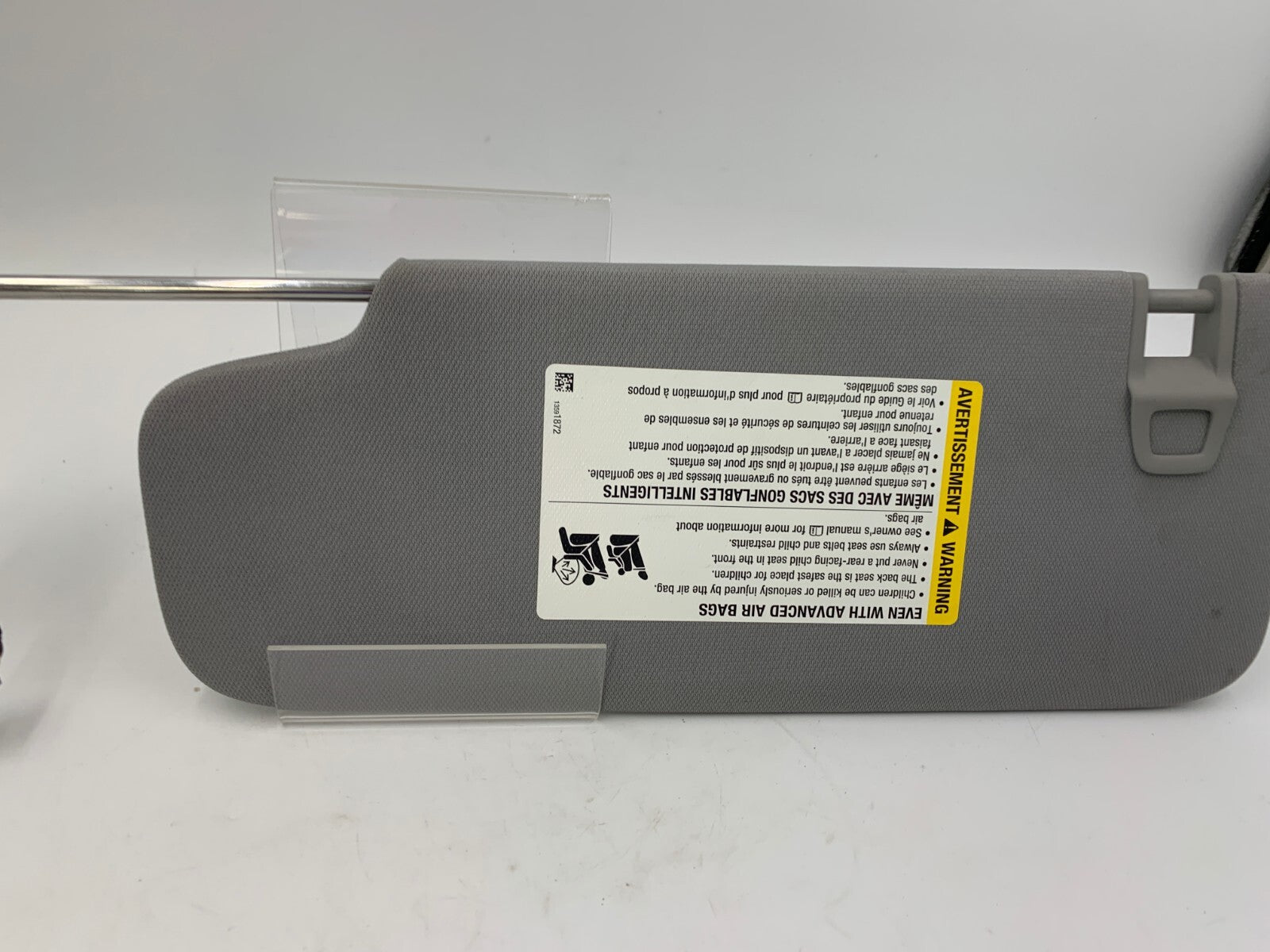 2018-2019 Chevrolet Equinox Passenger Sun Visor Gray Illuminated OEM A01B14040