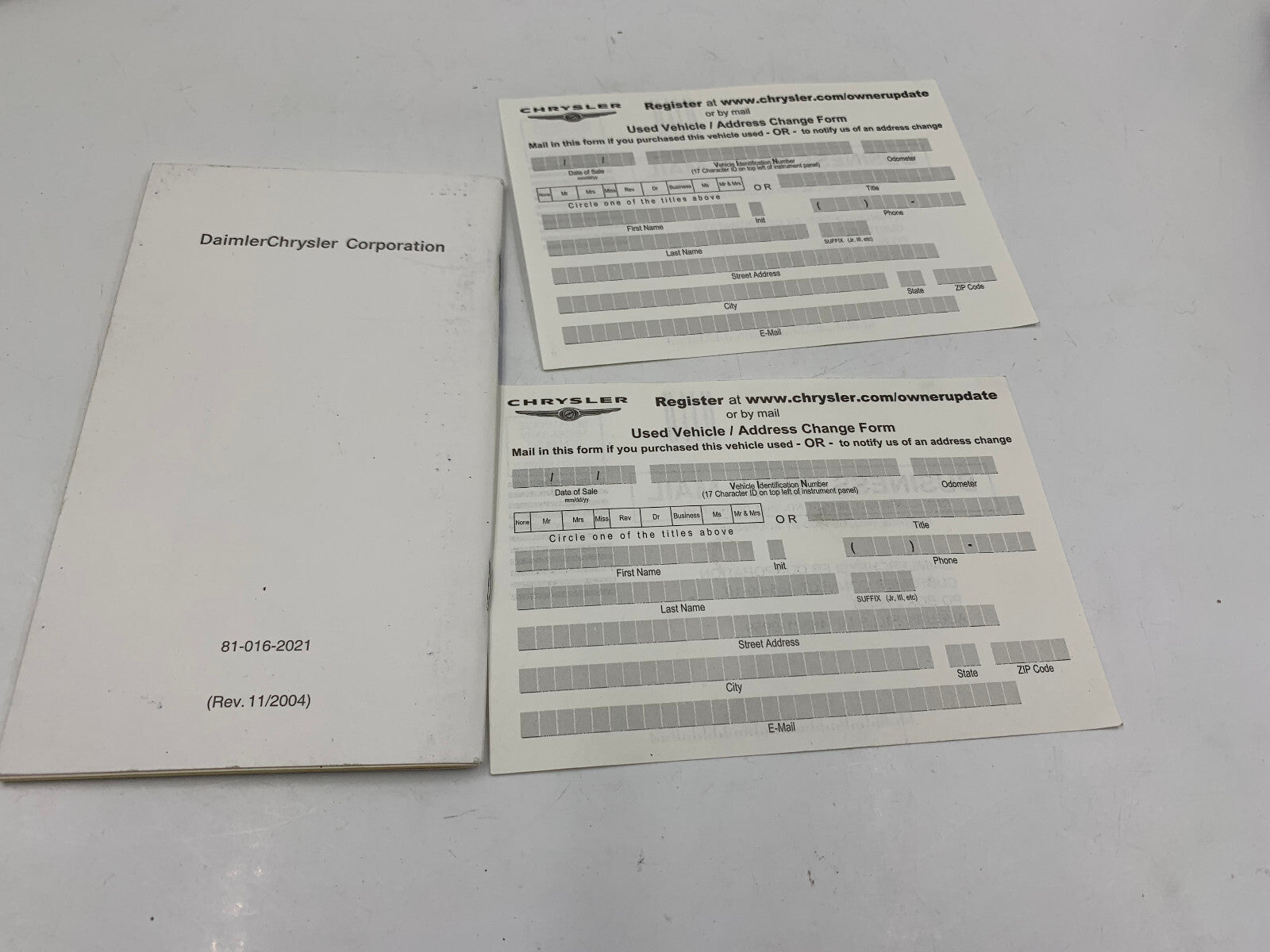 2007 Chrysler 300 Owners Manual Set with Case OEM E04B29085