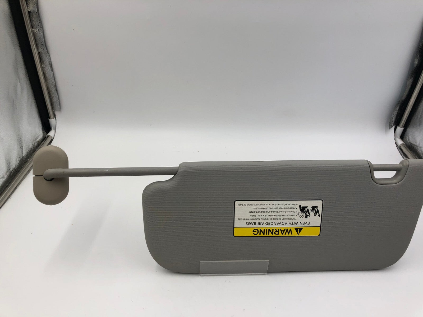 2014-2019 Kia Soul Passenger Sun Visor Gray Illuminated OEM C01B13031