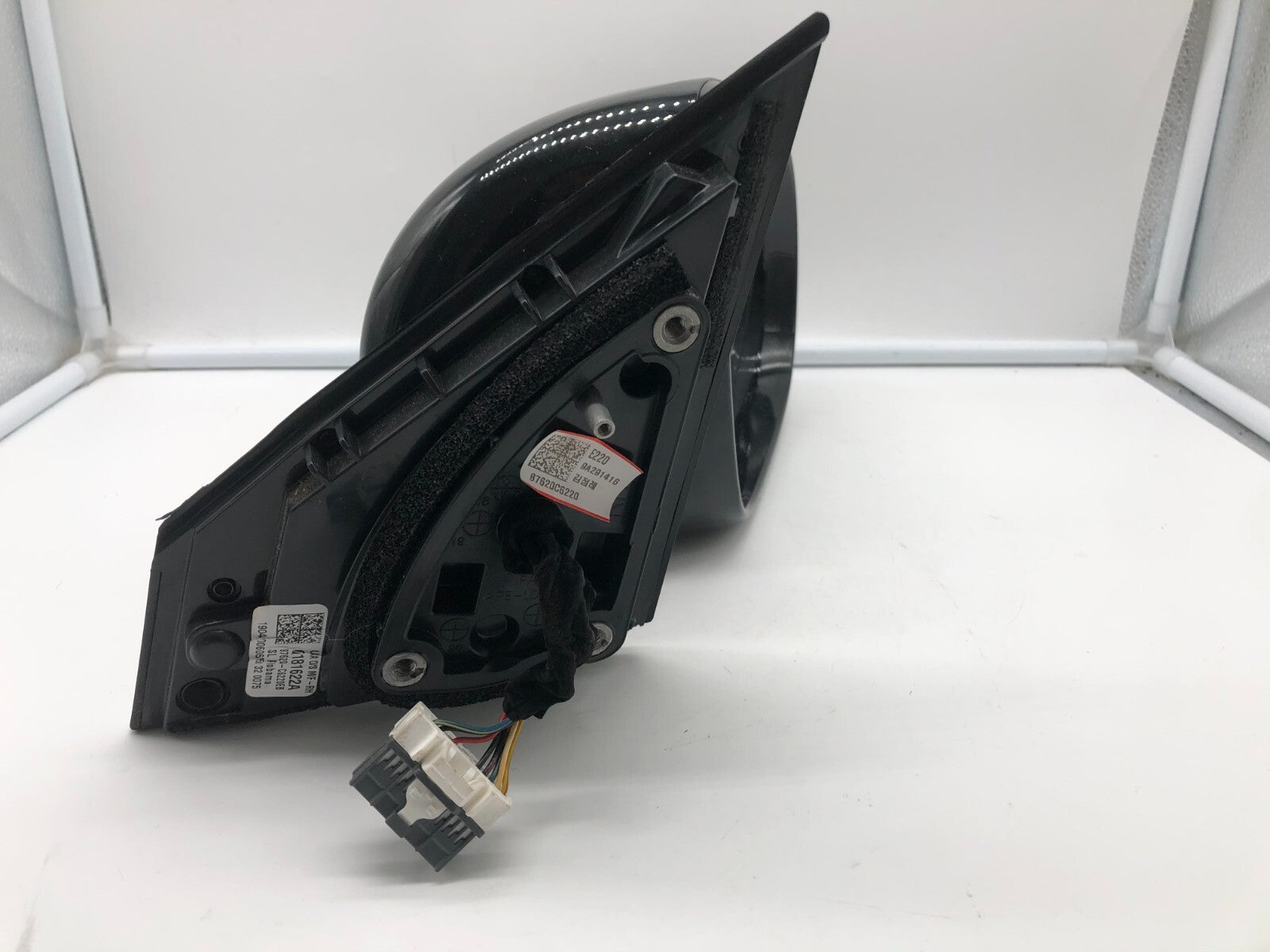 2017-2020 Kia Sorento Passenger Side View Power Door Mirror Black OEM A04B50042