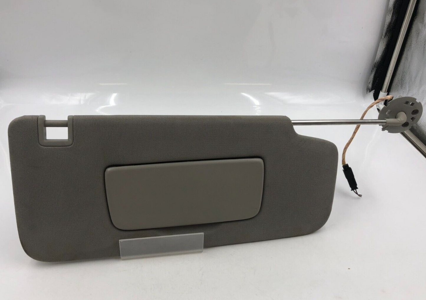 2018-2019 Buick Enclave Passenger Sun Visor Gray Illuminated OEM B01B15027