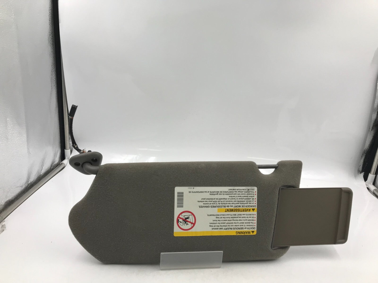 2000-2005 Chevrolet Impala Passenger Sun Visor Gray Illuminated OEM E01B41080