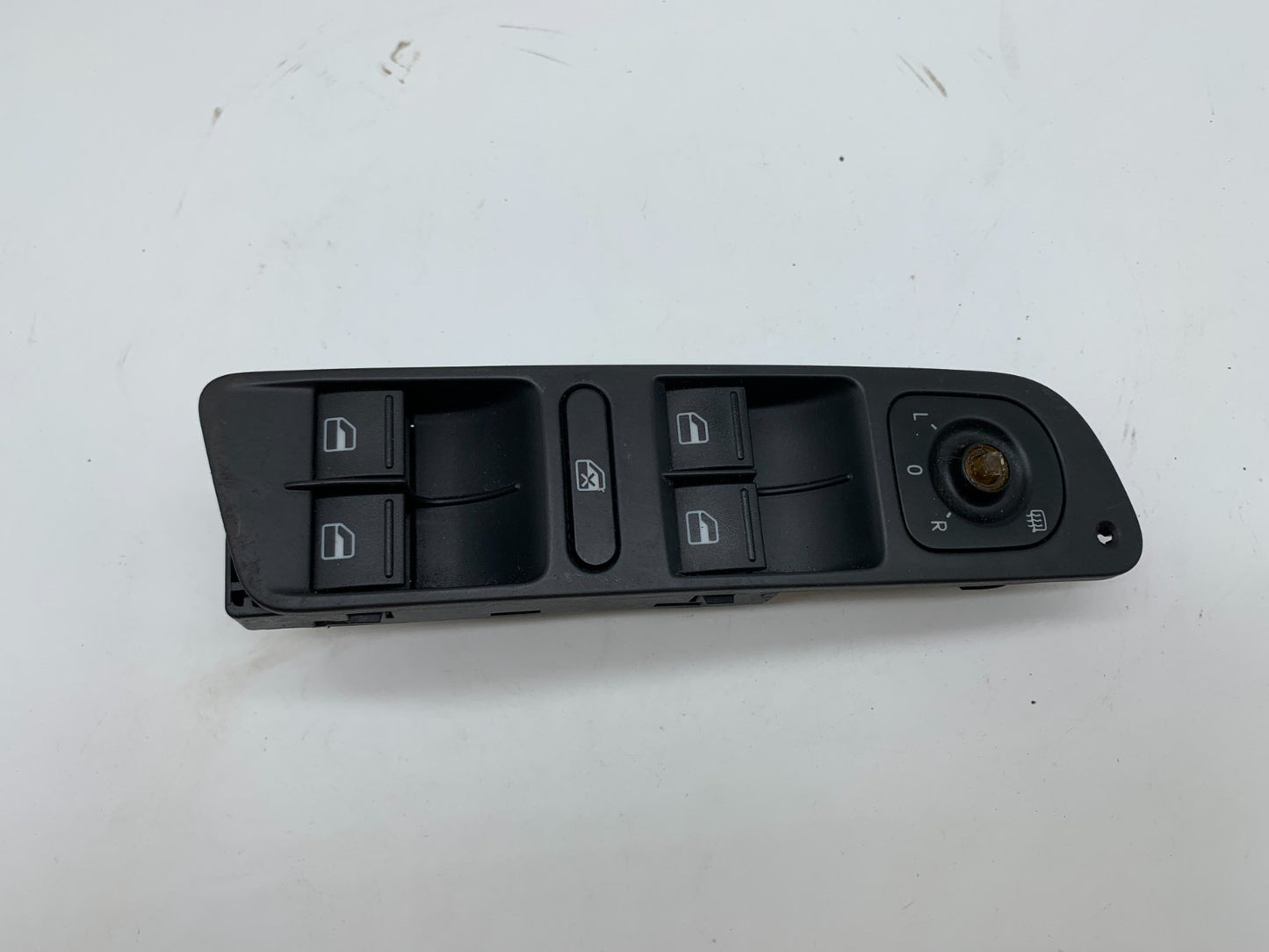 2015-2017 Volkswagen Tiguan Master Power Window Switch OEM D01B36006