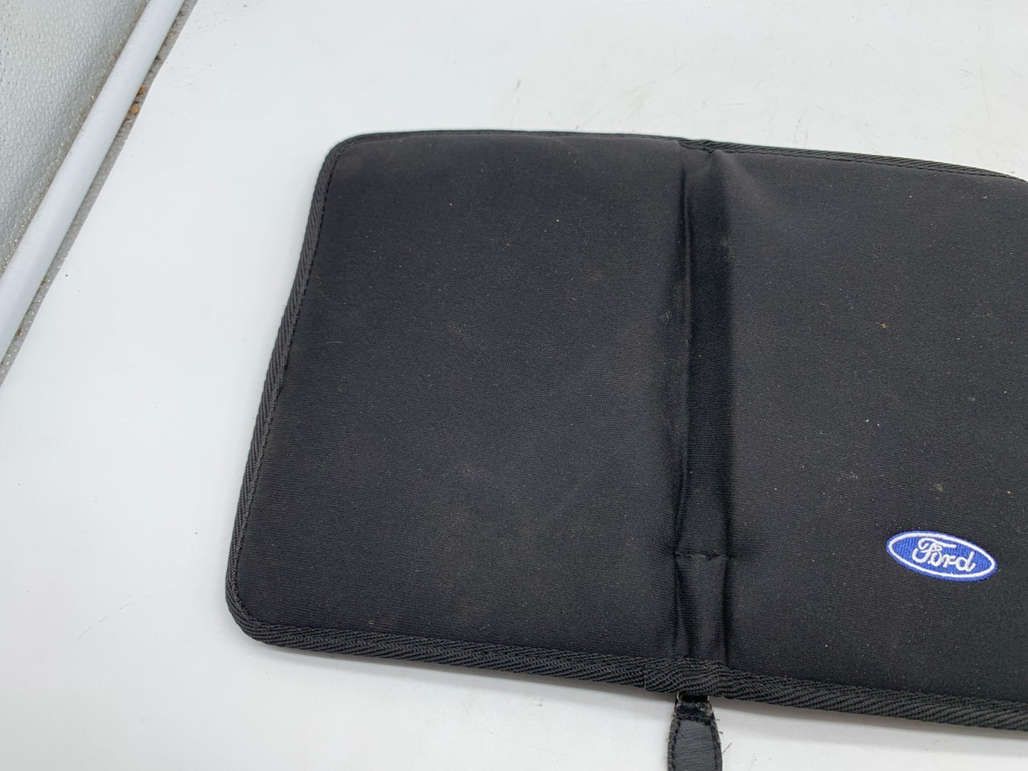 2006 Ford Expedition Owners Manual Set with Case OEM C02B50017