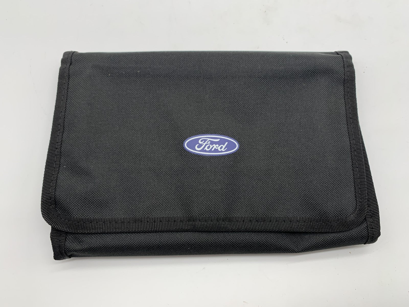 2017 Ford Fusion Owners Manual Set with Case OEM C01B31011