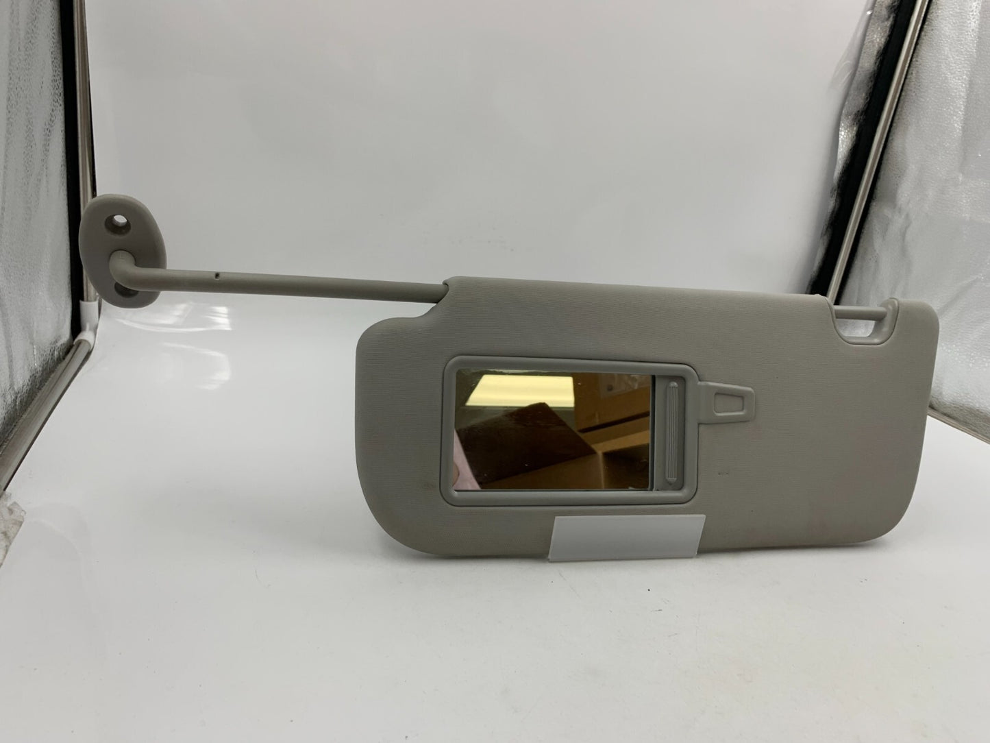 2014-2019 Kia Soul Driver Sun Visor Illuminated Gray OEM E01B25054