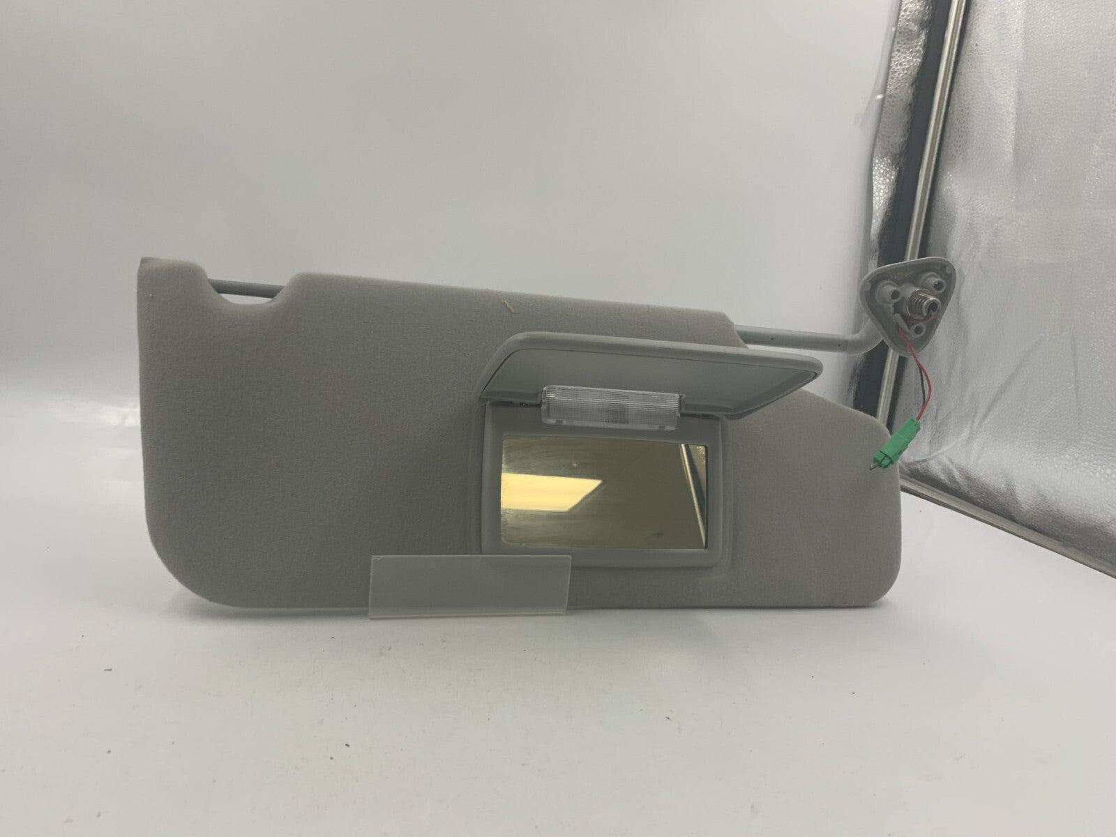2005-2007 Ford Freestyle Passenger Sun Visor Gray Illuminated OEM D01B68004