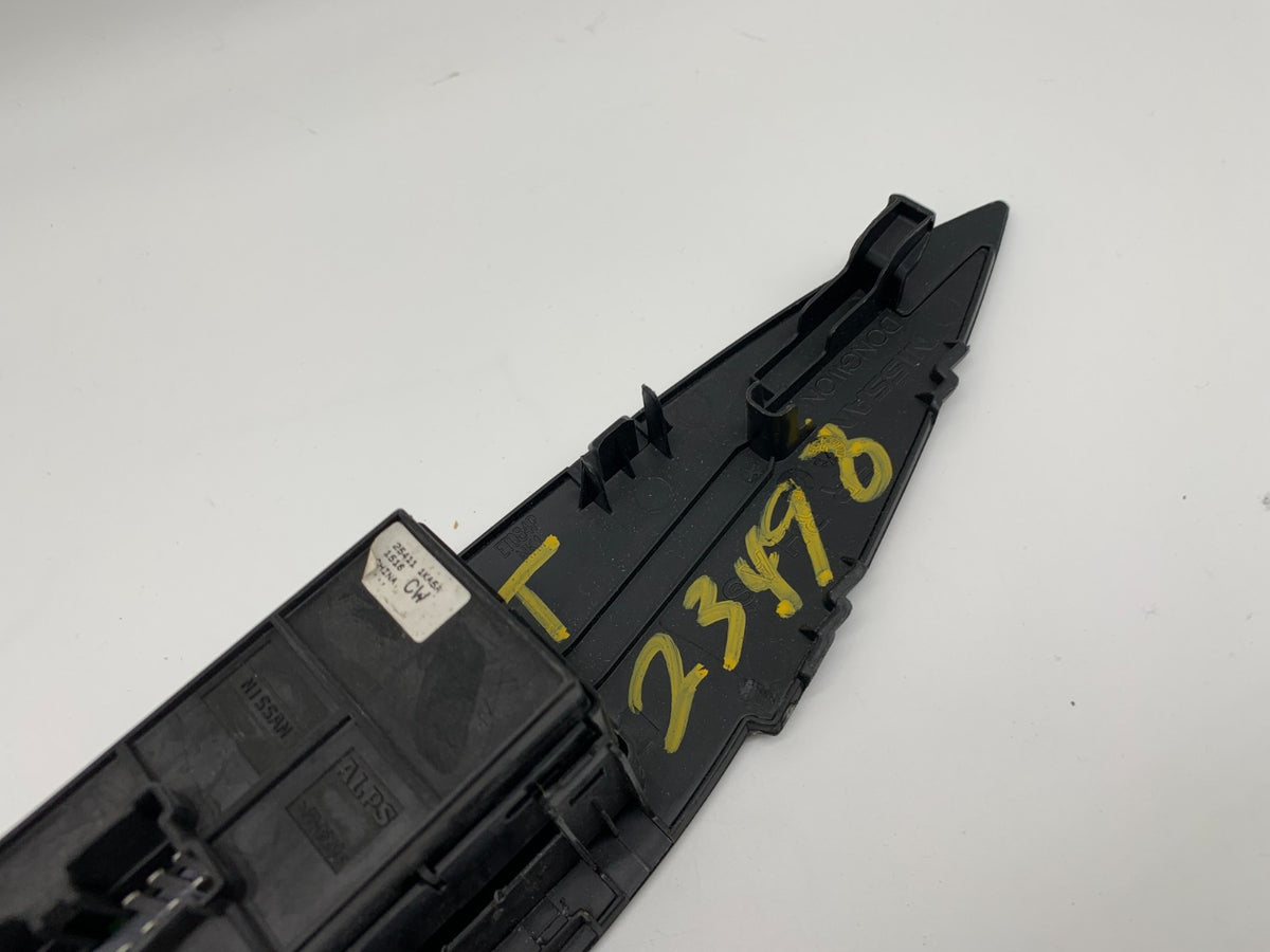 2014-2020 Nissan Rogue Passenger Right Window Switch OEM C02B30059