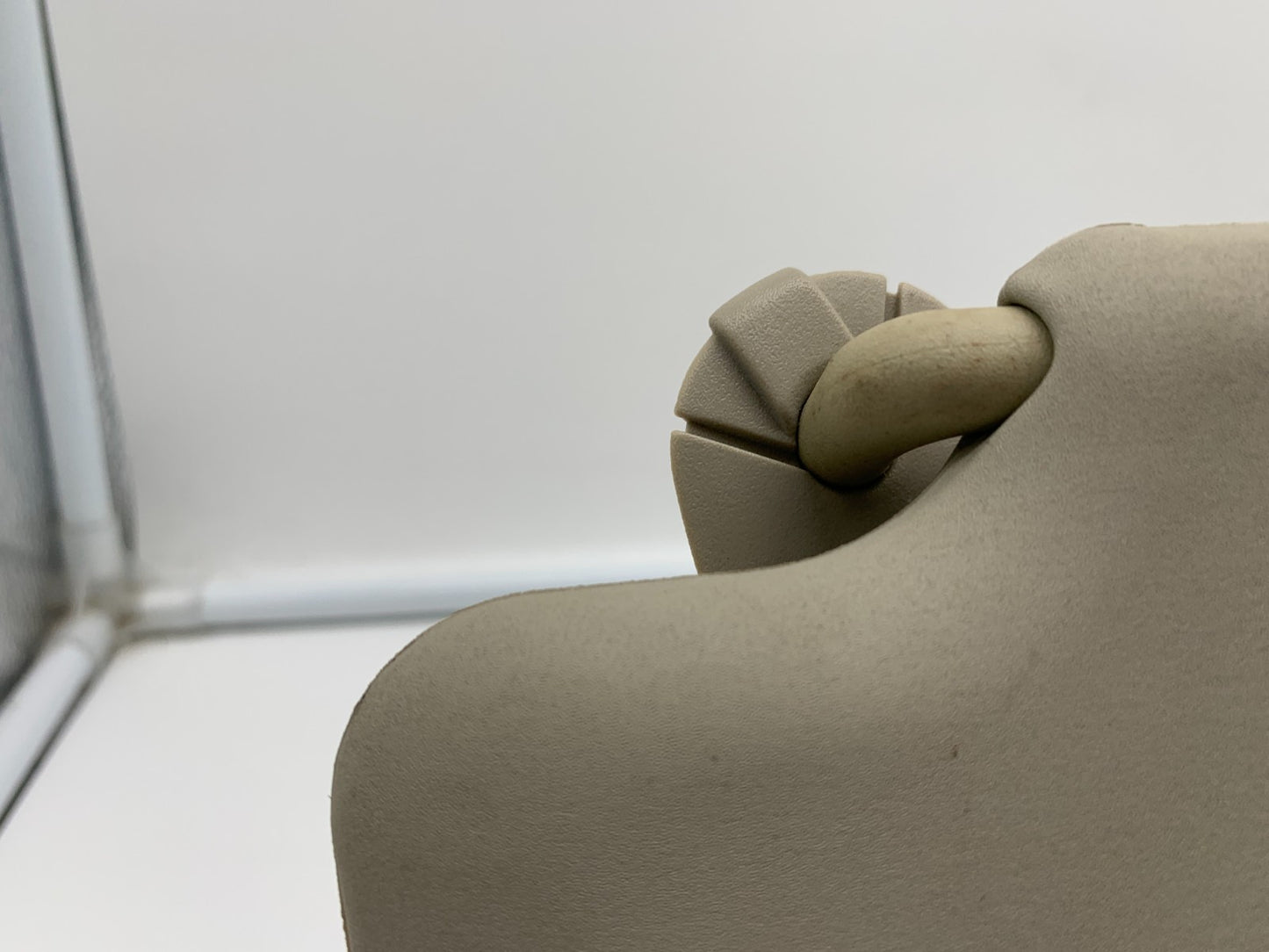 2008-2015 Nissan Rogue Passenger Visor Sunvisor Beige Illumination OEM C02B23063