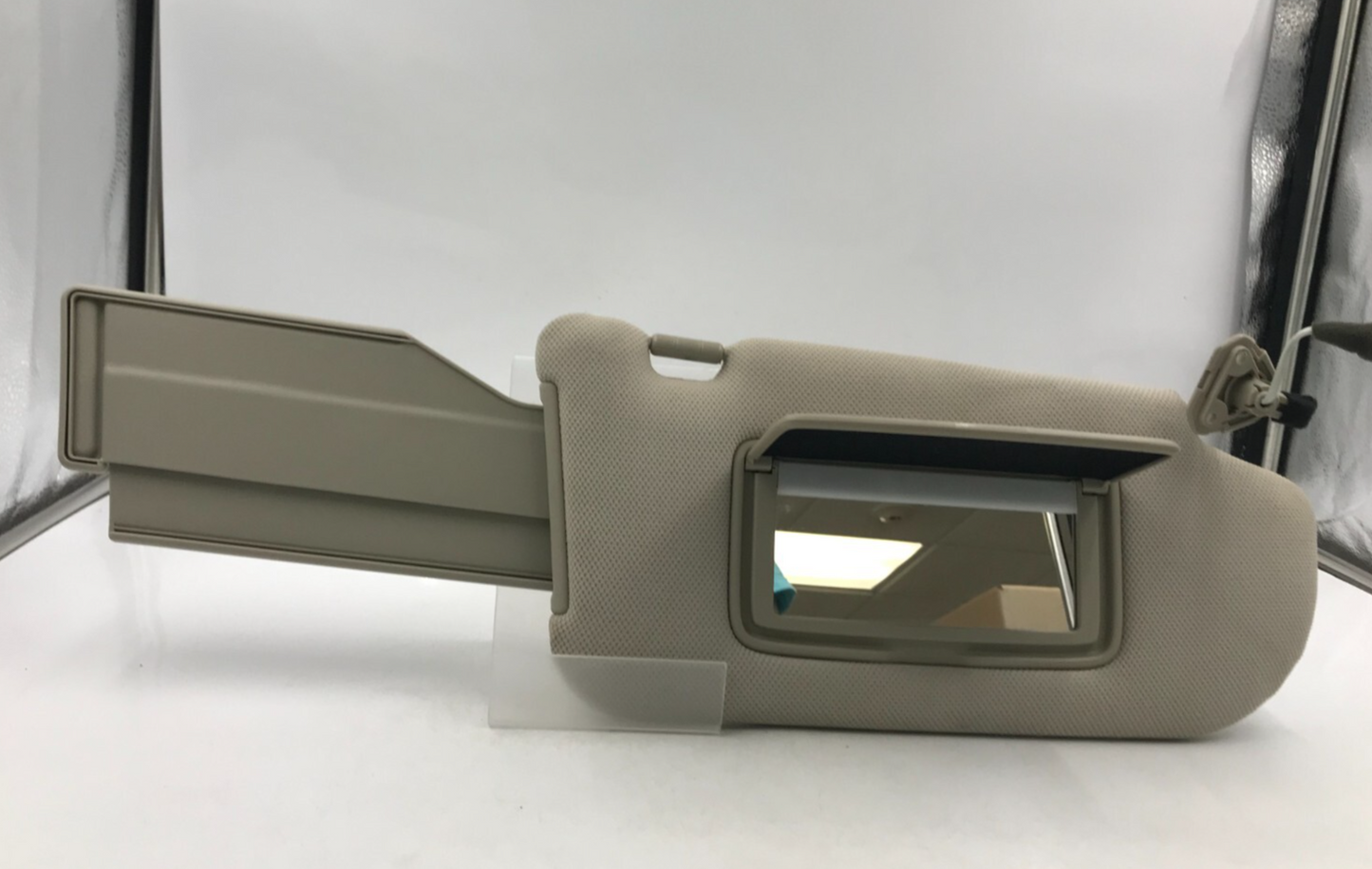 2006-2010 Infinti M35 Passenger Sun Visor Gray Illuminated OEM C04B48013