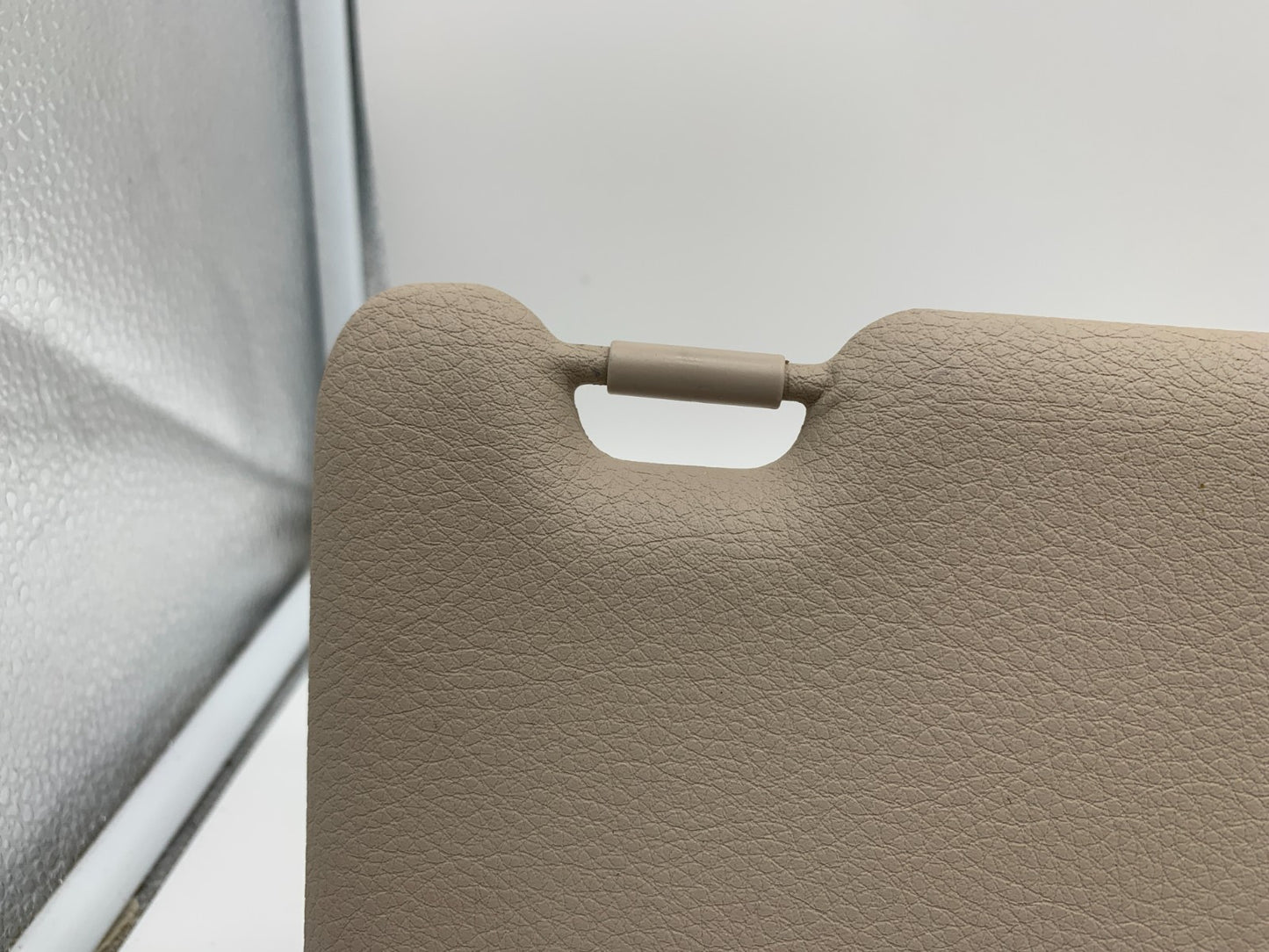 2012-2018 BMW 328i Passenger Sun Visor Sunvisor Beige Illumination D01B22004