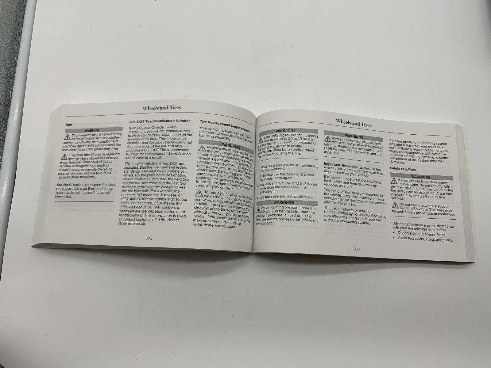 2018 Lincoln MKZ Owners Manual Set with Case OEM C03B44001