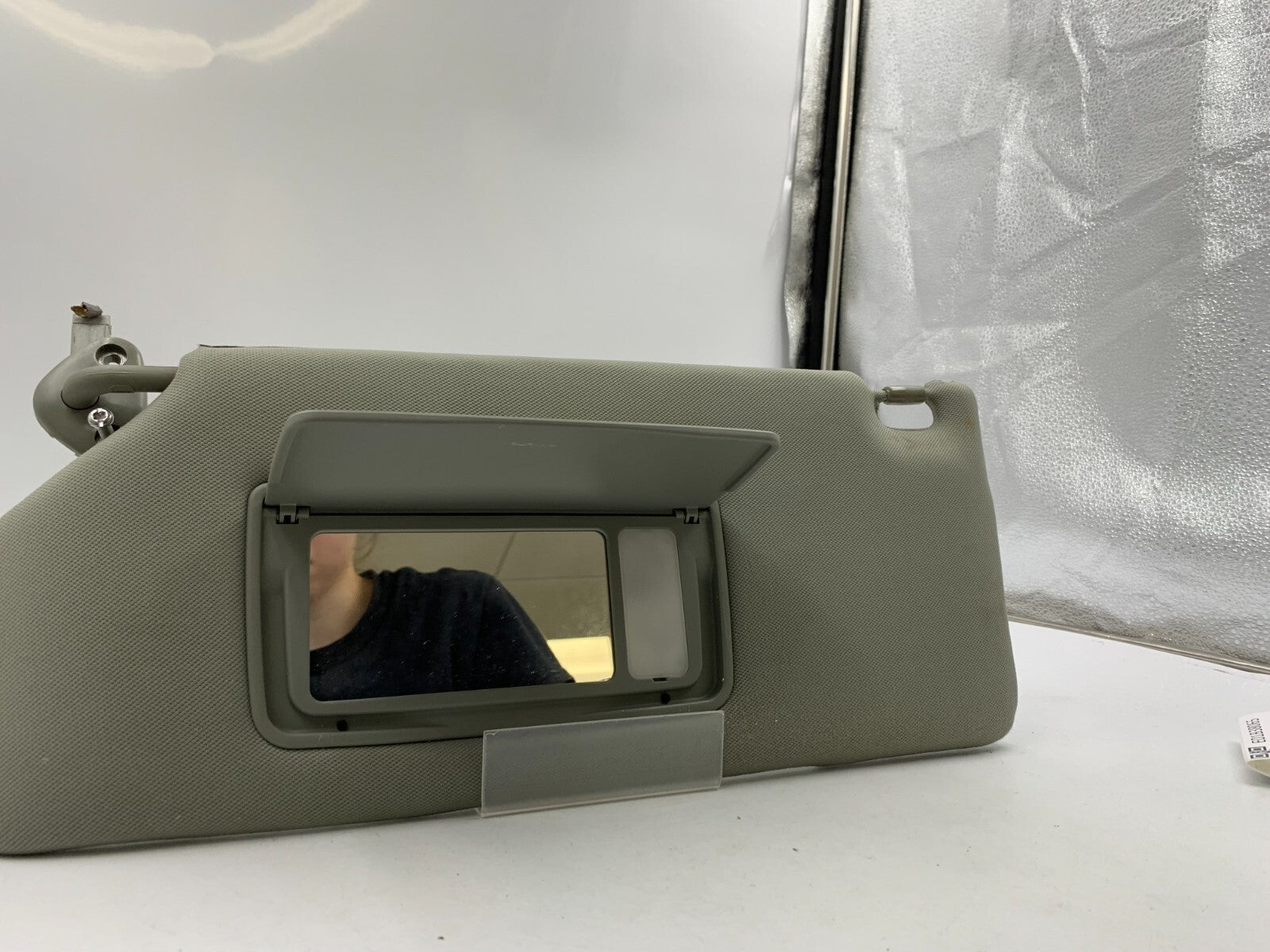 2006-2010 Honda Odyssey Driver Sun Visor Gray Illuminated OEM E01B38062
