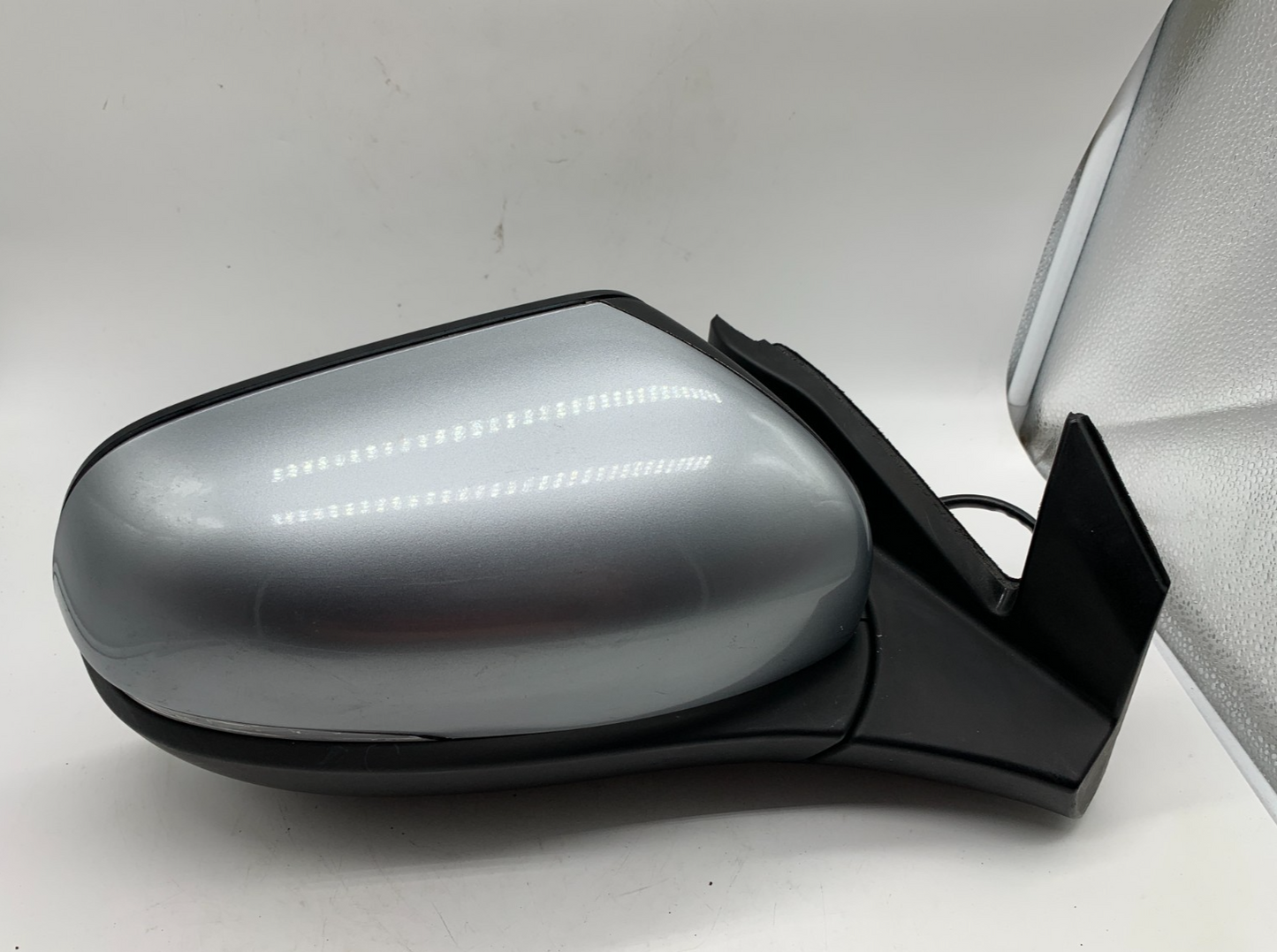 2017-2018 Honda Pilot Driver Side View Power Door Mirror Silver OEM C03B39003