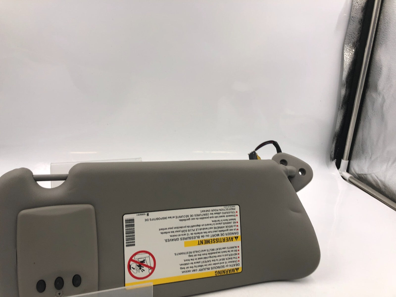 2003-2007 Cadillac CTS Driver Sun Visor Gray Illuminated OEM D02B61003