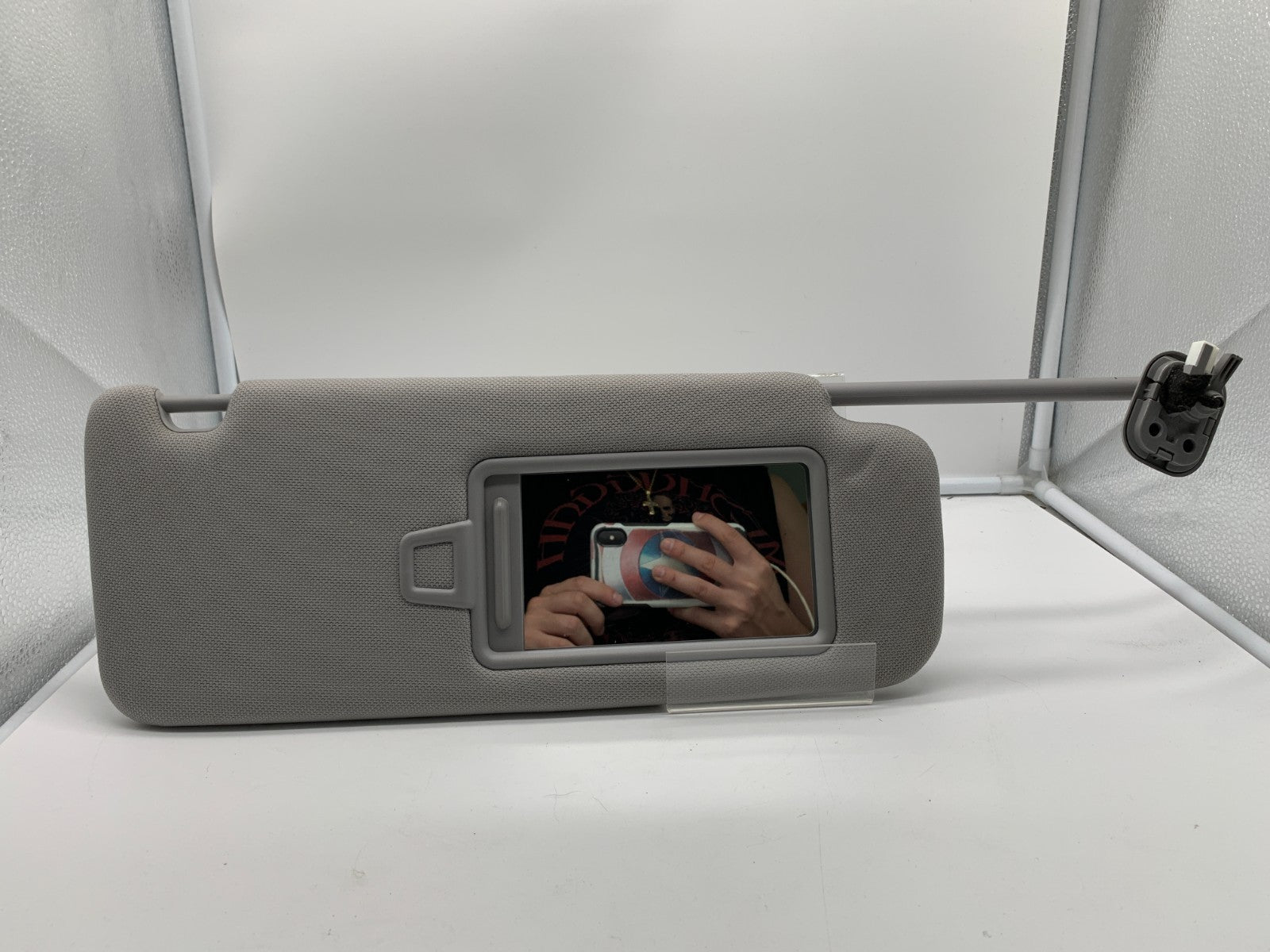 2015-2019 Hyundai Sonata Passenger Sun Visor Gray Illuminated C01B56012