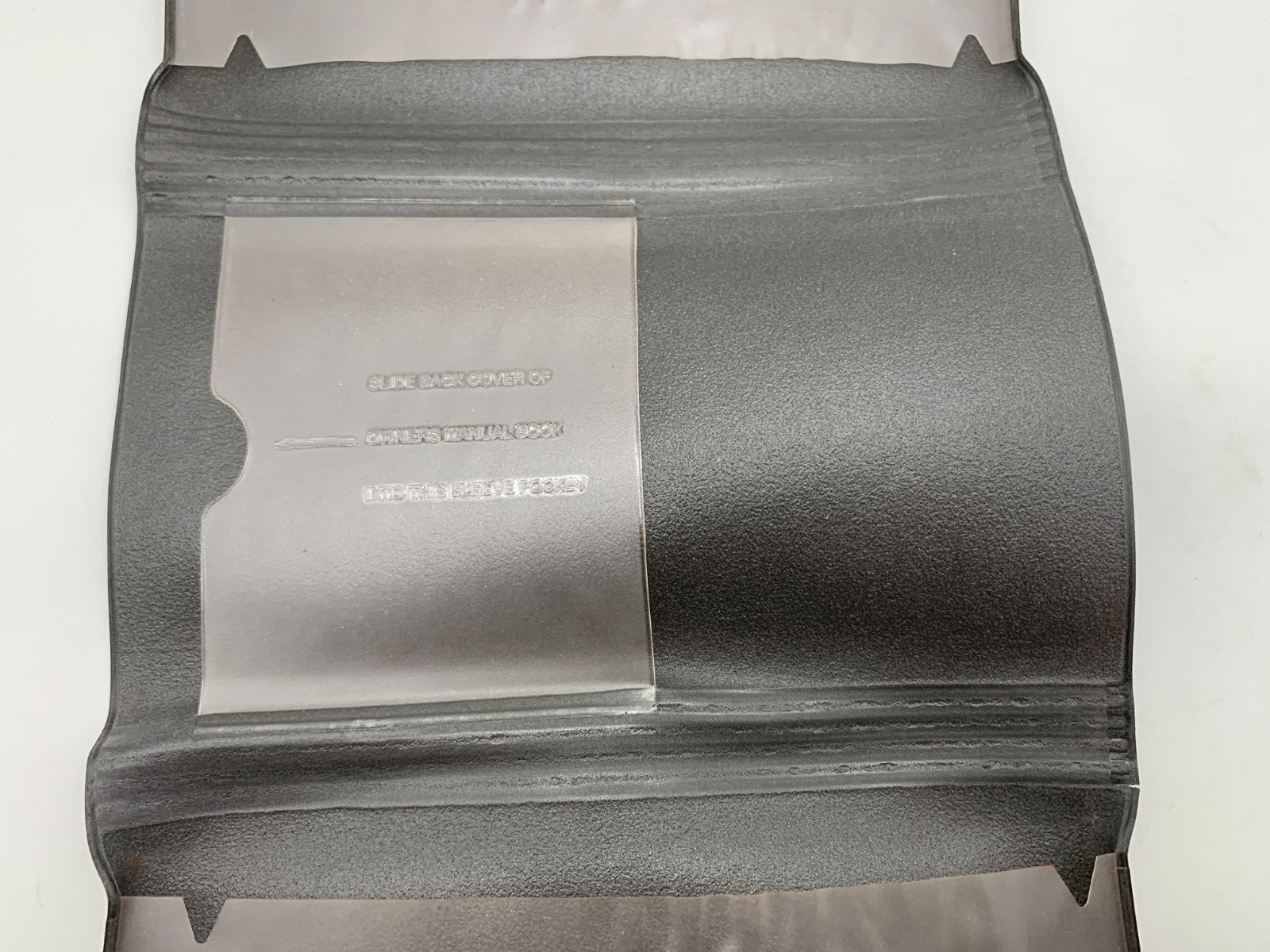 2005 Dodge Durango Owners Manual with Case OEM R01B17017
