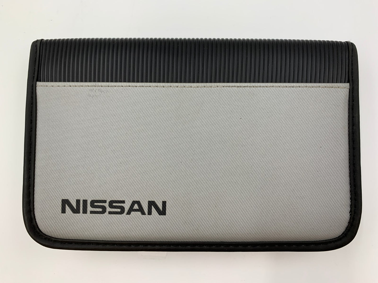 2005 Nissan Altima Owners Manual Set with Case OEM B04B33040