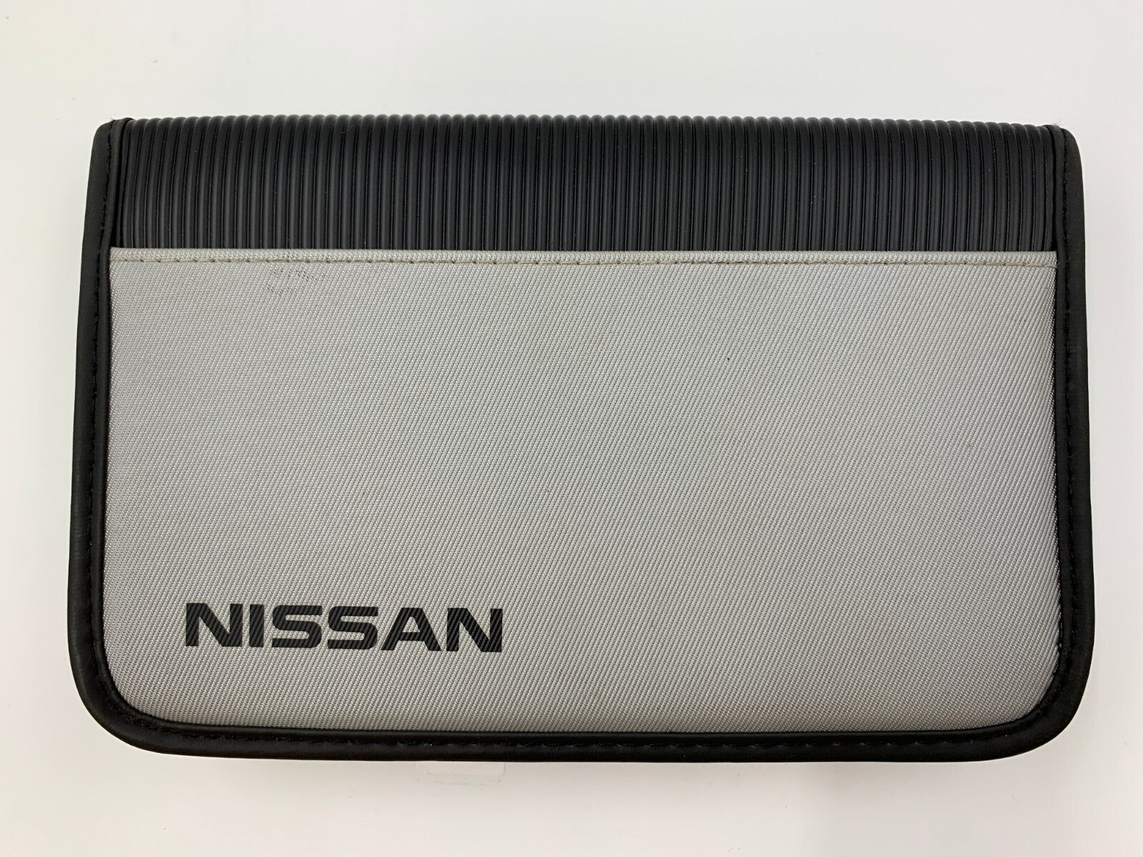 2005 Nissan Altima Owners Manual Set with Case OEM B04B33040