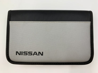 2005 Nissan Altima Owners Manual Set with Case OEM B04B33040