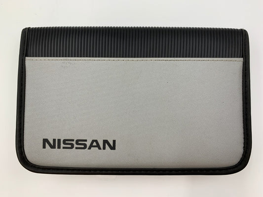 2005 Nissan Altima Owners Manual Set with Case OEM B04B33040