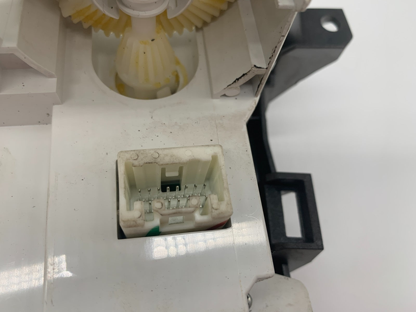 2010-2011 Mazda 3 Climate Control Manual AC Heater Unit OEM