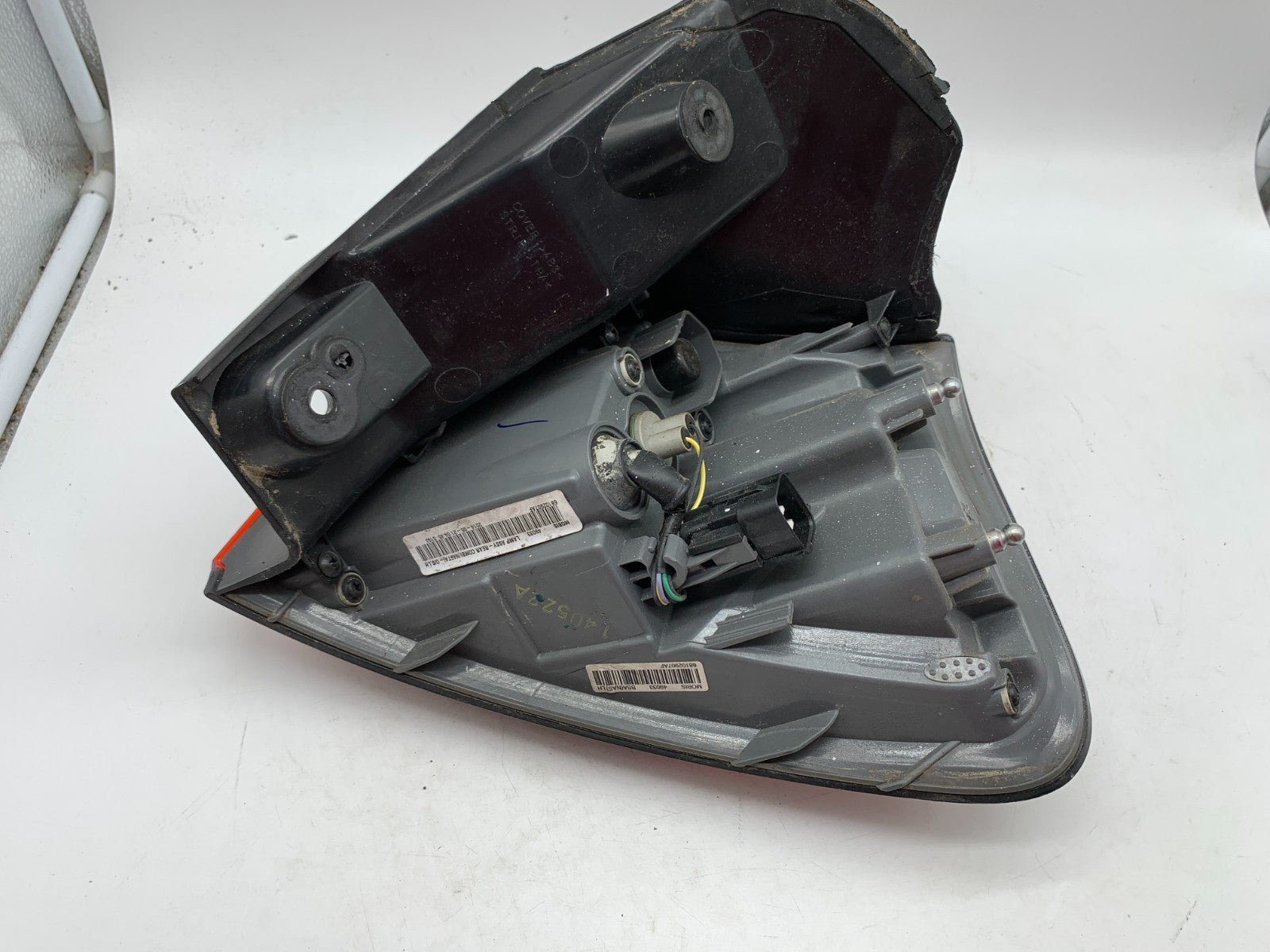 2014-2018 Jeep Cherokee Driver Side Tail Light Taillight OEM C02B19002