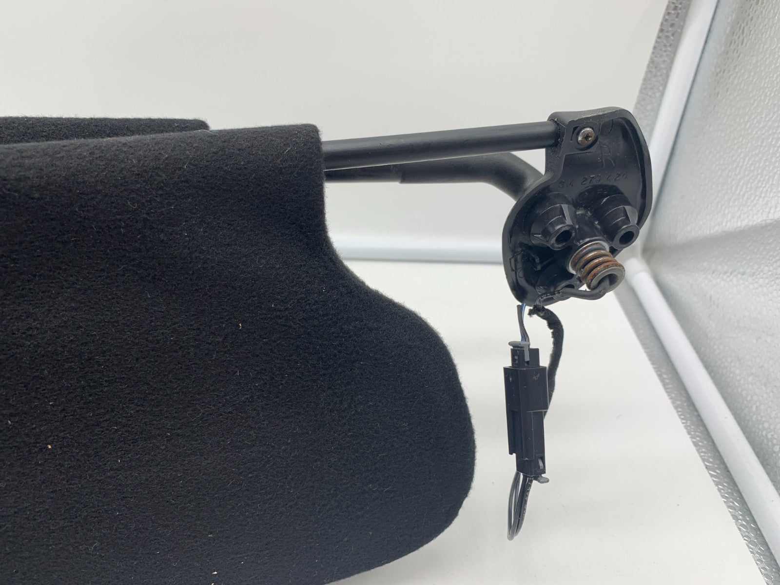 2000-2004 Cadillac Deville Passenger Sun Visor Black Illuminated OEM A01B56009