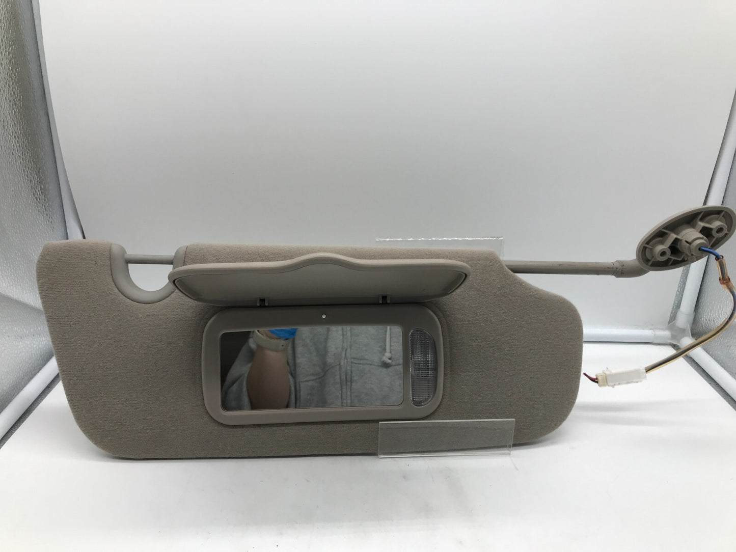 2002-2003 Jeep Liberty Passenger Sun Visor Gray Illumination OEM A01B47014