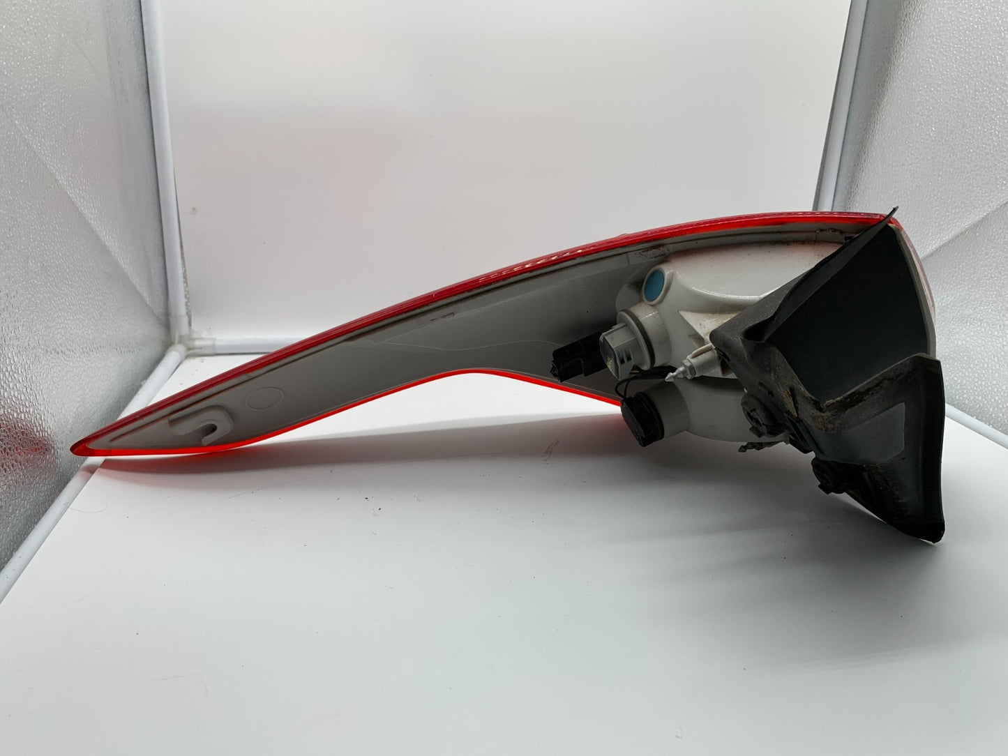 2013-2016 Ford Escape Passenger Side Tail Light Taillight OEM B03B29002