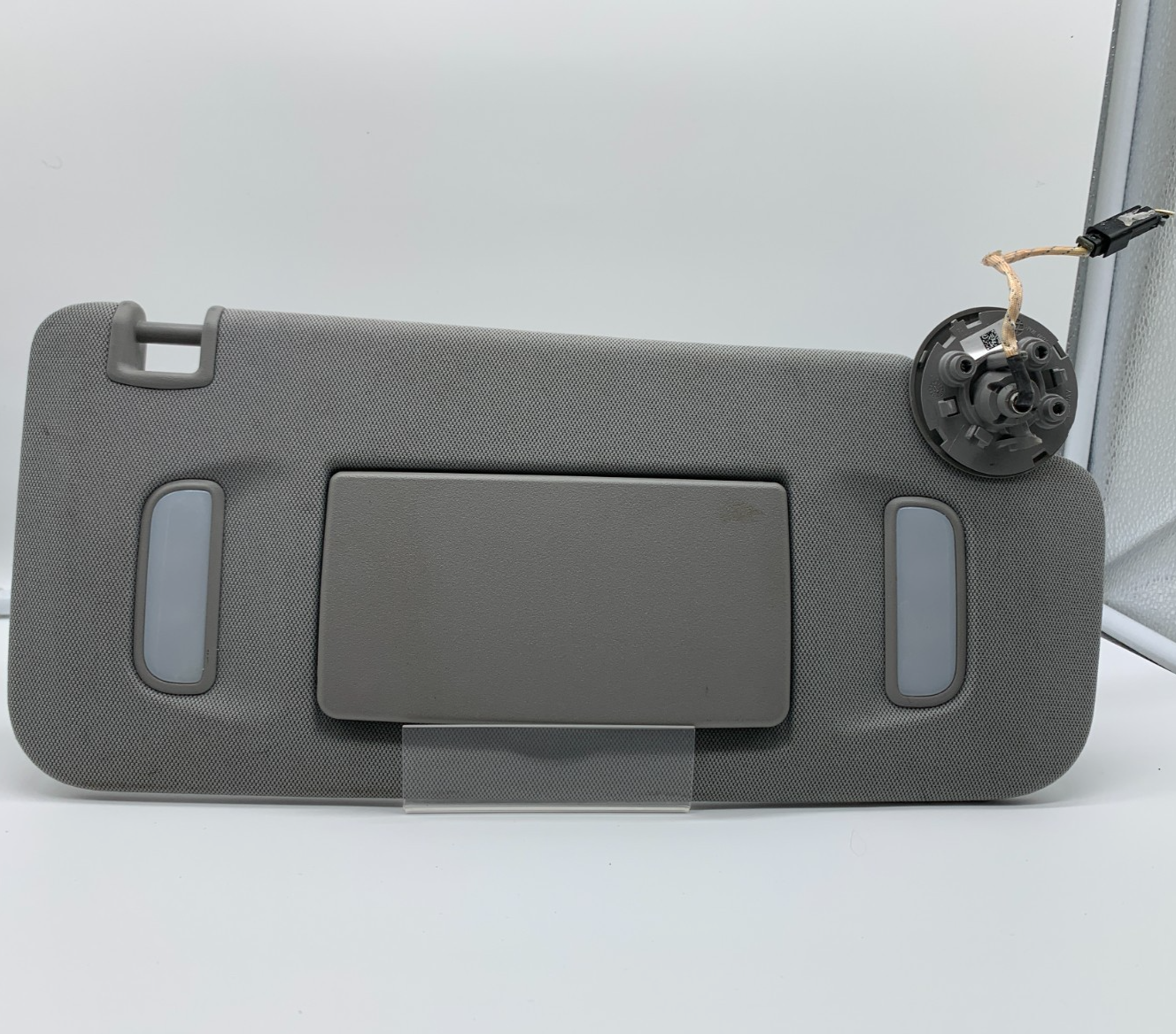 2017-2021 Chevrolet Trax Passenger Sun Visor Gray Illuminated OEM B01B55003