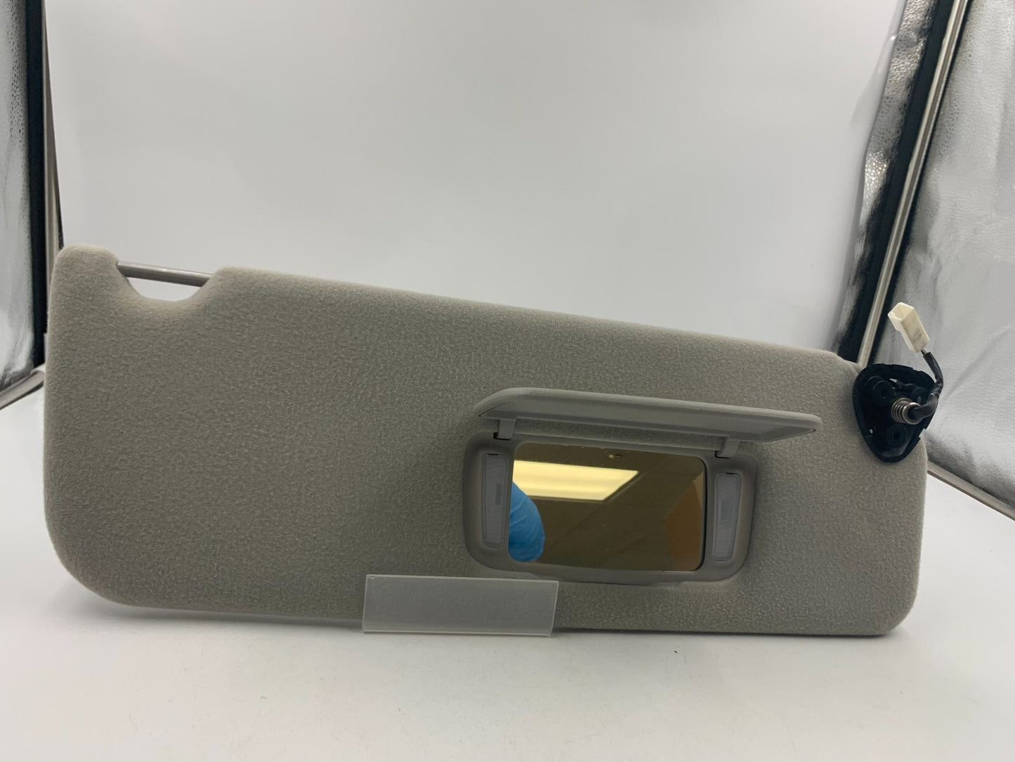 2005-2010 Toyota Sienna Passenger Sun Visor Gray Illuminated OEM B03B42046