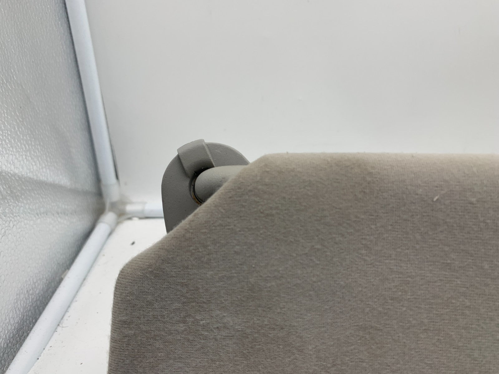 2002-2006 Toyota Camry Passenger Sun Visor Gray OEM A04B29006