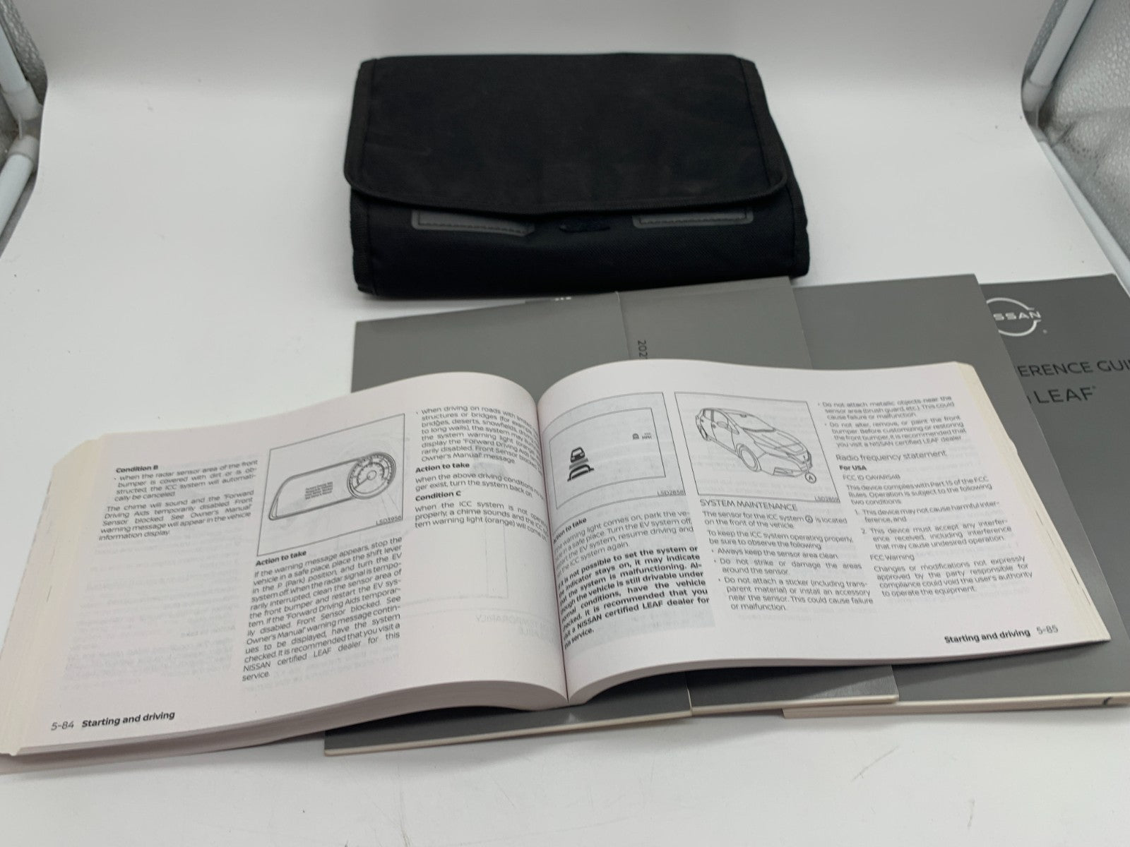 2021 Nissan Leaf Owners Manual Set with Case OEM D01B12059