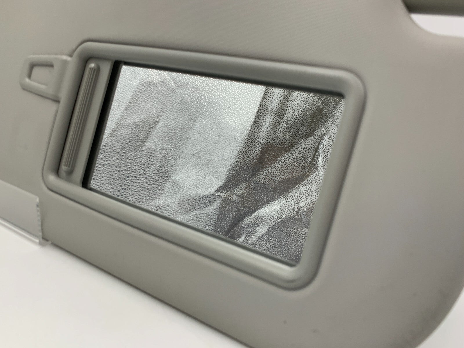 2014-2019 Kia Soul Passenger Sun Visor Gray Illuminated OEM B03B26030