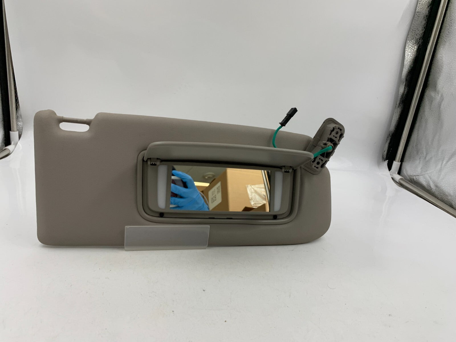 2004-2006 Volvo V50 Passenger Sun Visor Gray Illuminated OEM B03B18021