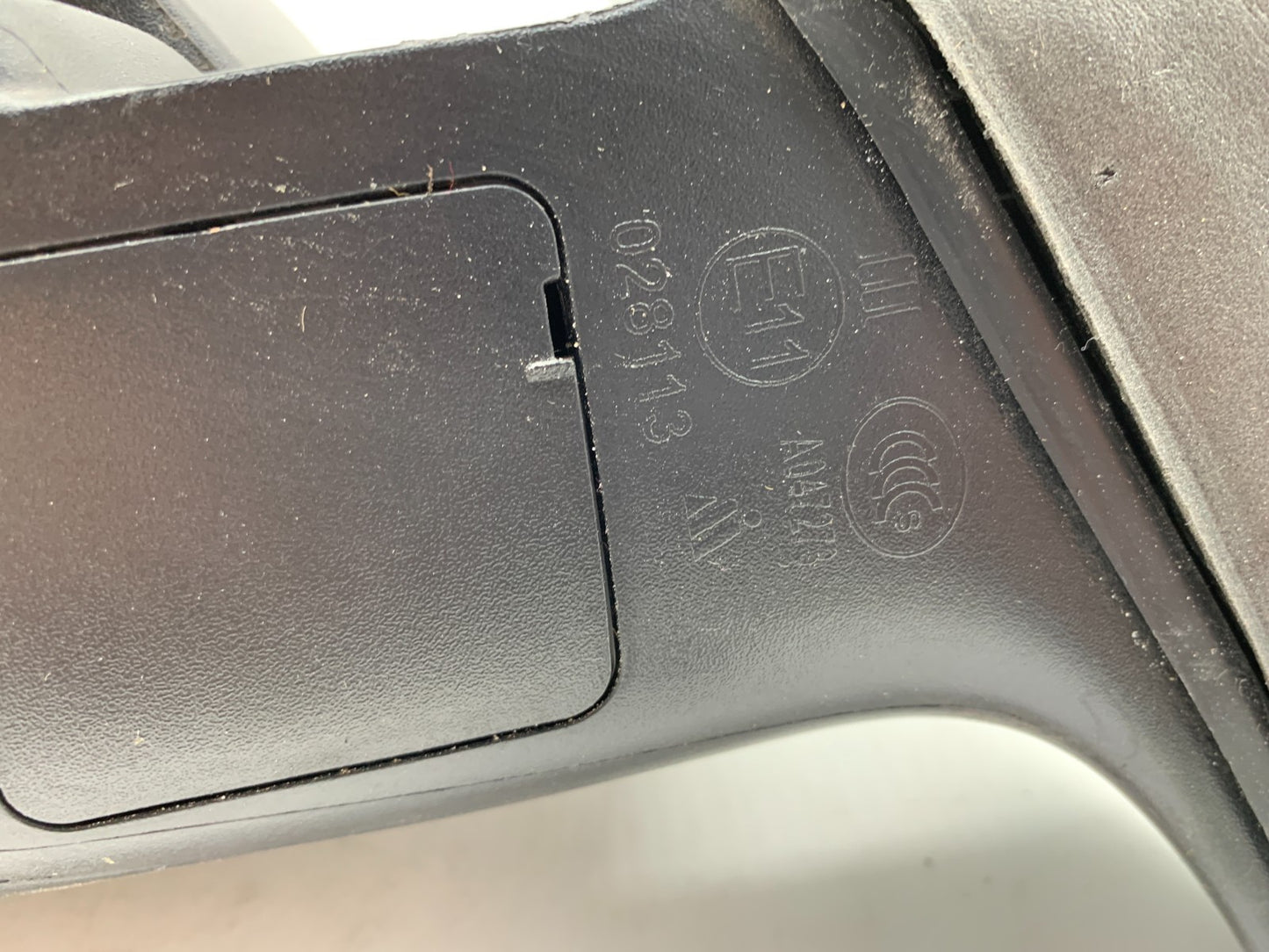 2014-2021 Jeep Cherokee Driver Side View Power Door Mirror Black OEM B01B12005