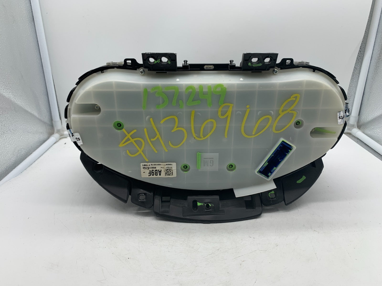 2011 Chevrolet Cruze Speedometer Instrument Cluster 137,249 Miles OEM A04B31003